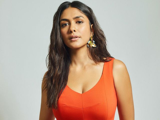 Mesmerising Looks Of Mrunal Thakur